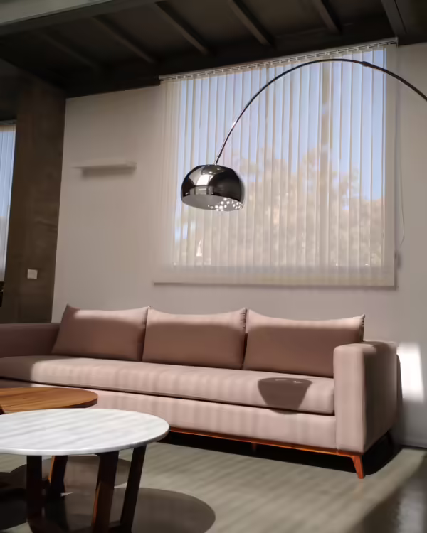 Cortina de bandas verticales Lima