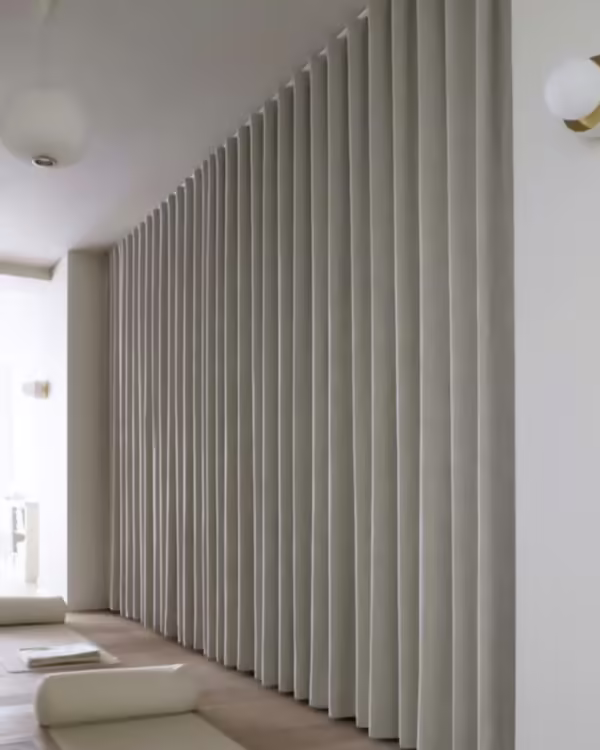 Cortina Ripplefold blackout Texture