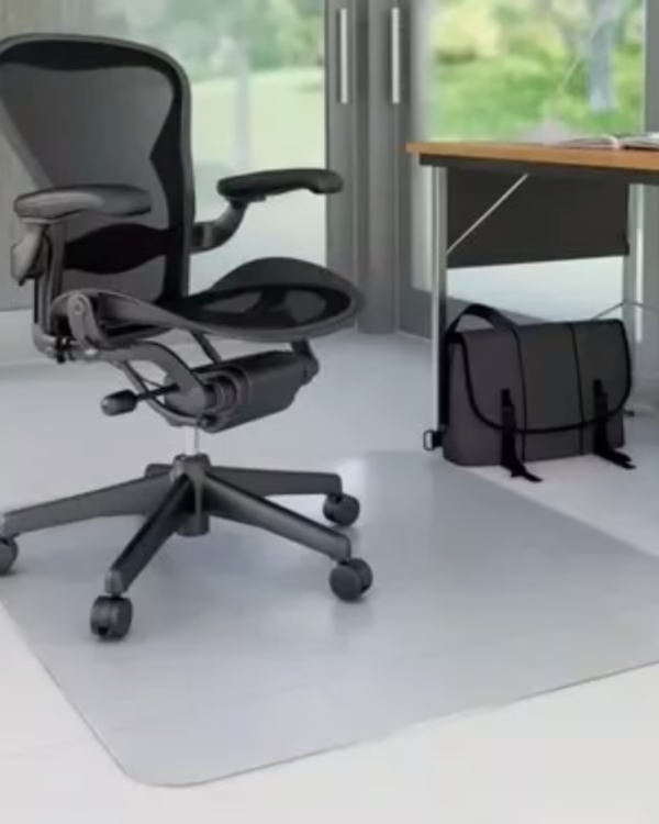 Protector bajo escritorio